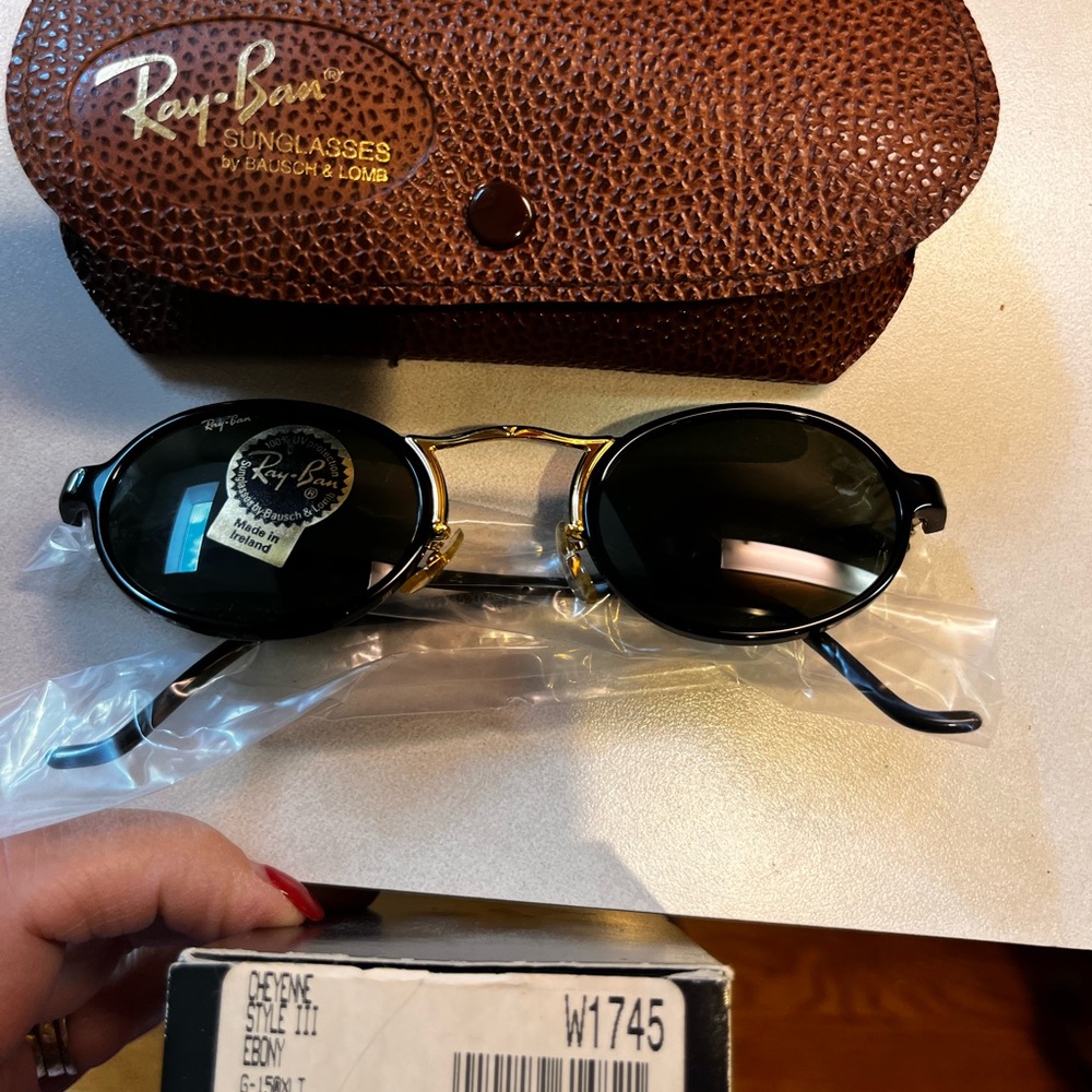 Ray-Ban Cheyenne Style III W1745 Black & Gold Oval Sunglasses Unisex NIB